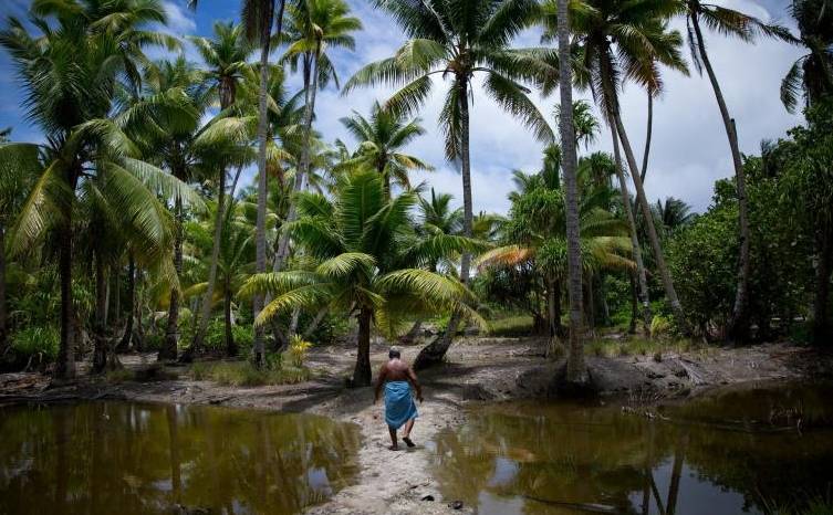 Kiribati goes under water